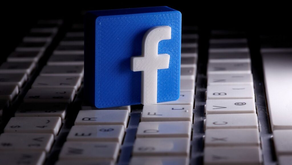 Facebook, Yahudi soykırımını inkar eden gönderileri yasaklıyor