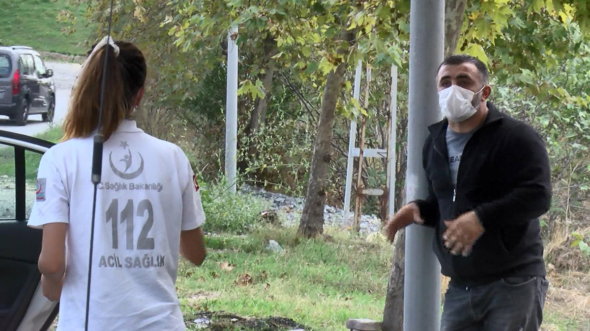 Aranan hırsız, yaşlıları bakım evine götürürken yakalandı