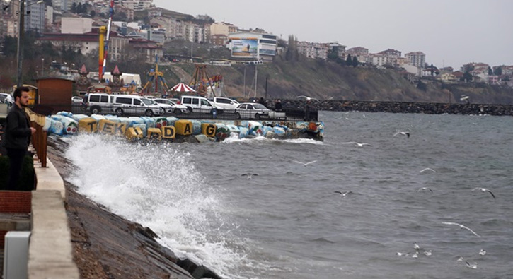 Marmara Denizi’nde ulaşıma lodos engeli