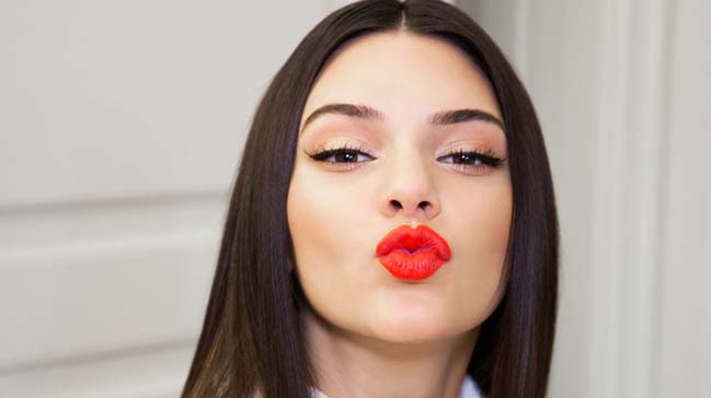 Kendall Jenner’dan ev yapımı akne karşıtı maske tarifi