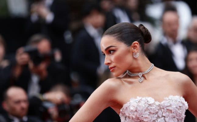 En güzel klasik topuz modelleri