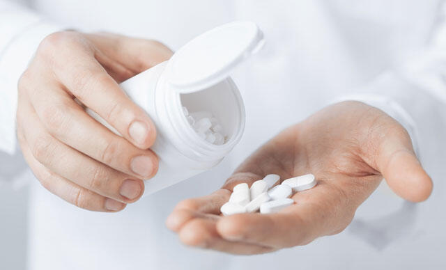 ‘İlaçlar etken maddesiyle reçete edilmeli’