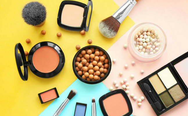 Yaşlı gösteren makyaj hataları