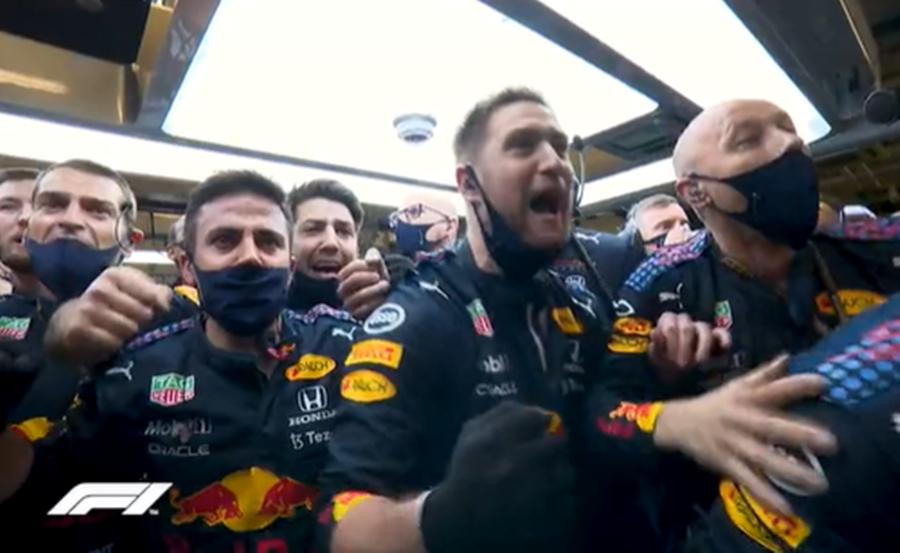 Max Verstappen’in Şampiyon Olduğu Sırada Red Bull Racing Honda Garajı