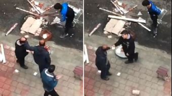 Tablası devrilen çocuklara yardıma gelen vatandaşın hareketi görenlerin içini ısıttı