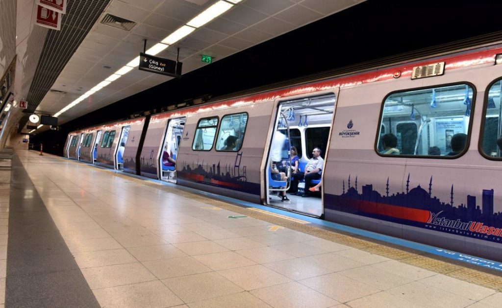 İstanbul’da metro seferlerinde aksama yaşandı