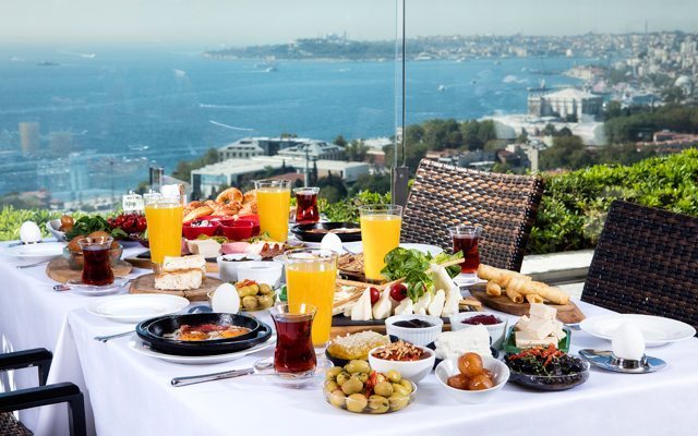 Boğaza karşı nefis kahvaltı keyfi!