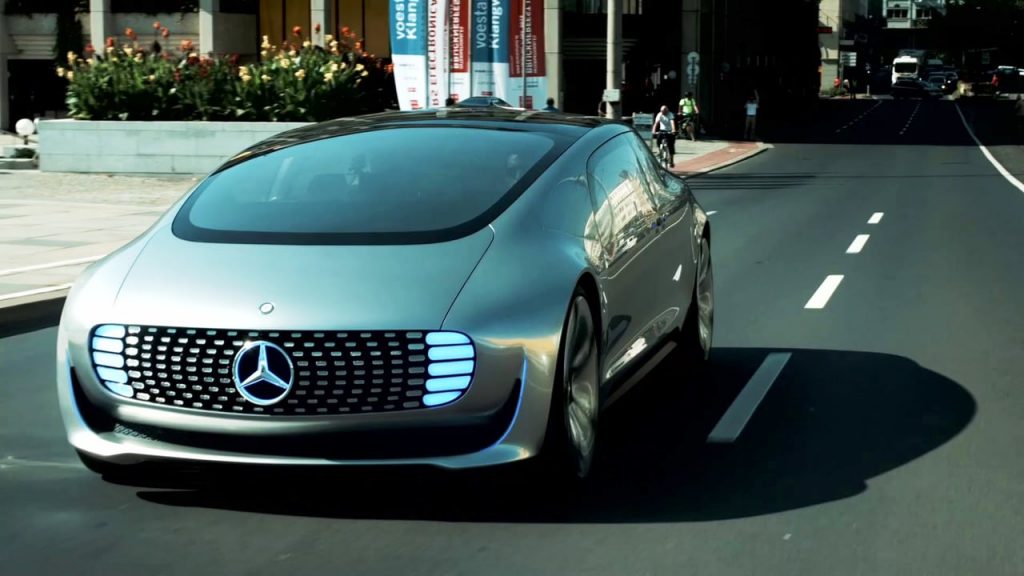 Kendi Kendine Hareket Eden Mercedes-Benz Otomobilleri