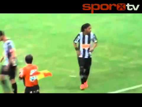 Ronaldinho’nun efsane gol sevinci!